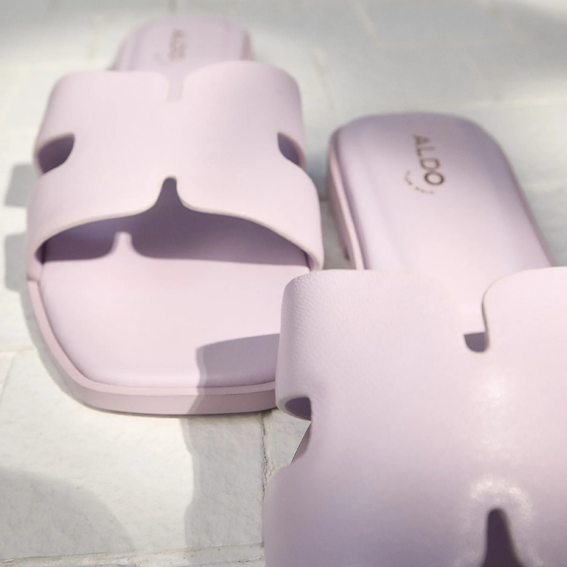 ALDO Flat Sandals^Itsandal Light purple